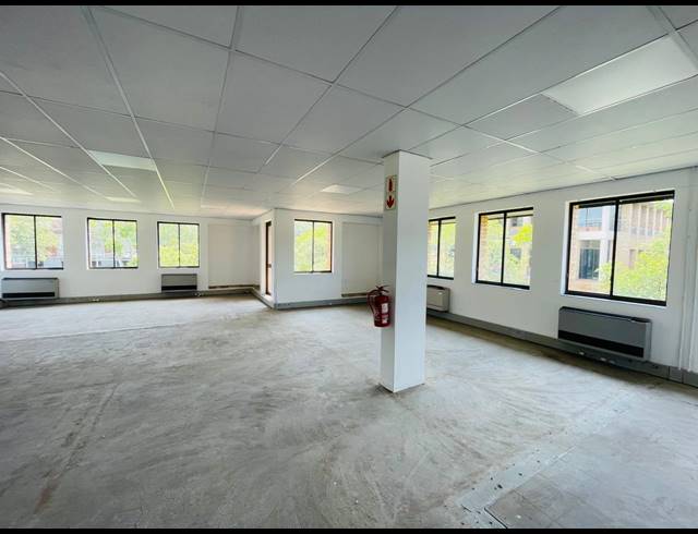 197M² OFFICE TO LET IN VORNA VALLEY